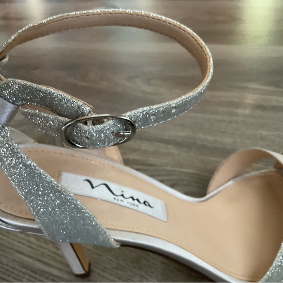 Dressy Nina New York Silver Heels 8 - Picture 6 of 8